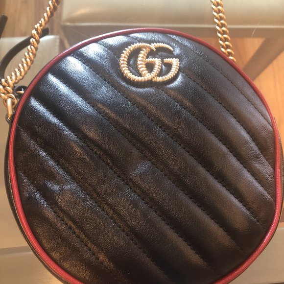 RARE!!Gucci GG Mini Marmont Round Shoulder Bag in Black with Red Trim NWT - Picture 3 of 6
